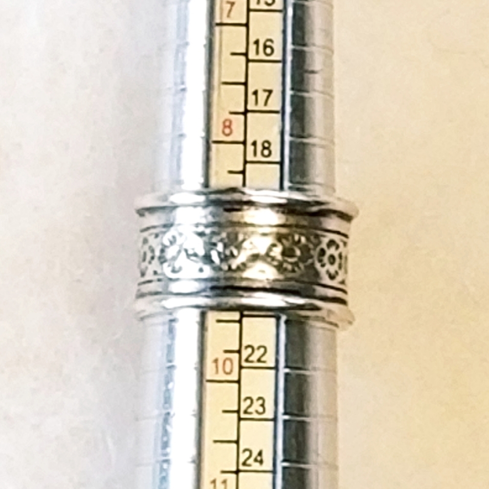 Silpada Sterling Silver & Zirconia Queen for A Day Ring - Picture 6 of 14